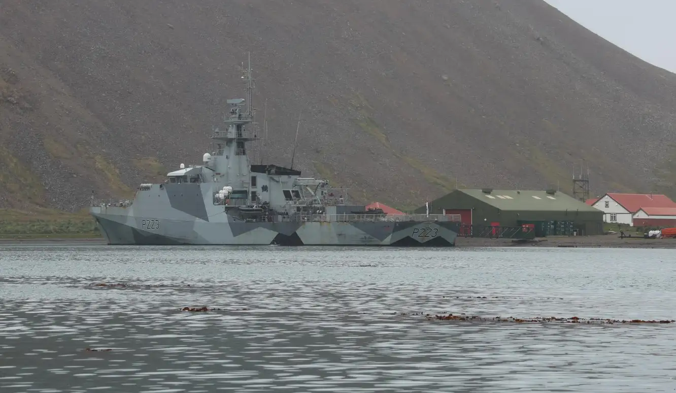 El HMS Medway y el fin de las ilusiones