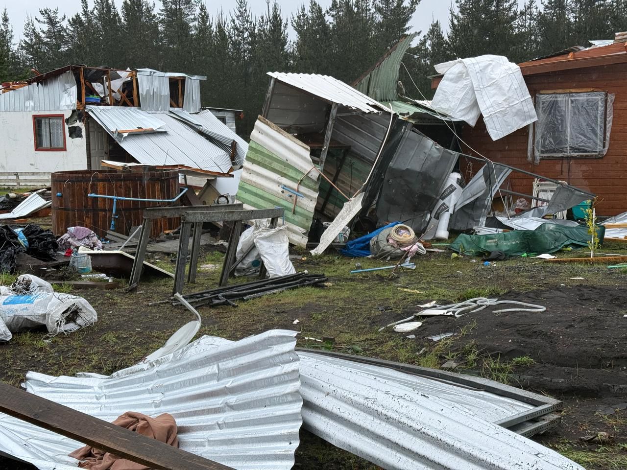 Aumenta a 63 las personas afecatadas por paso de tornado en Ñuble