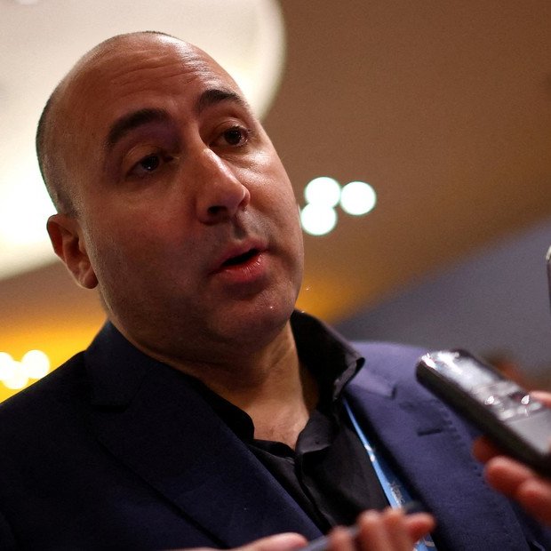 Diputado PS lleva caso Cerimedo a Fiscalía: pide indagar redes de bots y eventual financiamiento electoral