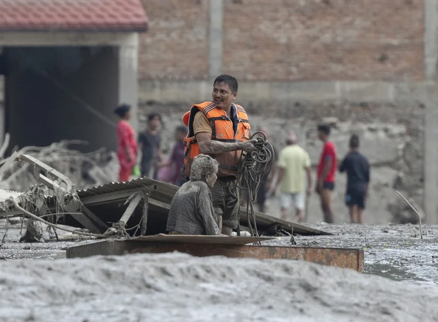 Gobierno expresa condolencias por muertes en inundaciones en Nepal y China