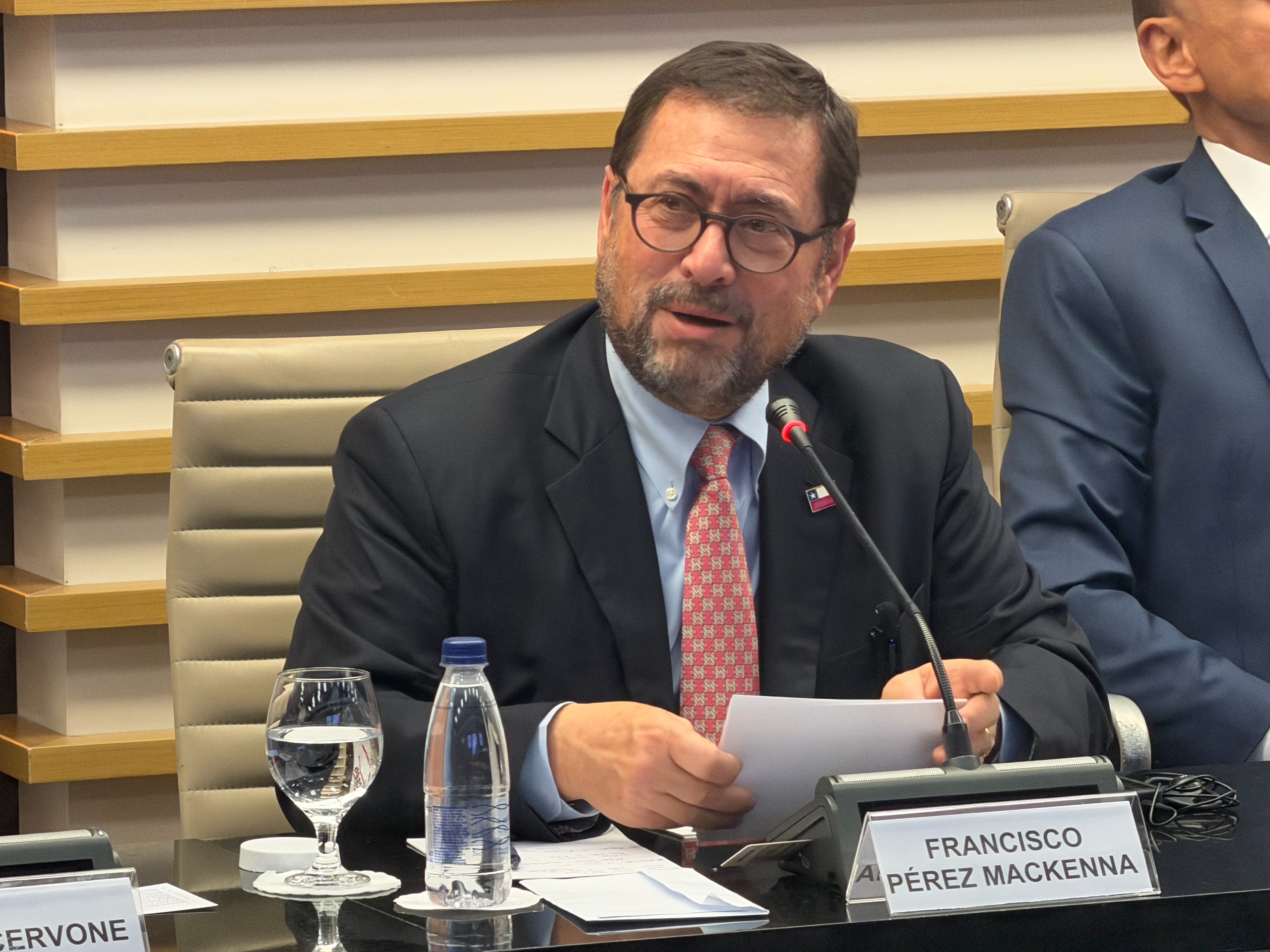 PS eleva presión sobre Cancillería y pide citar a Pérez Mackenna a comisión de RREE por crítica situación de la política exterior