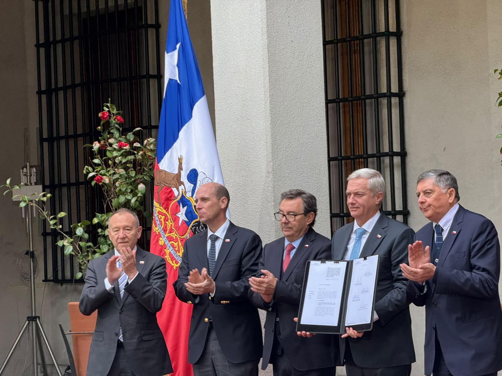 Arrau explica que nuevo estado de excepción entrega herramientas transitorias en combate contra crimen organizado