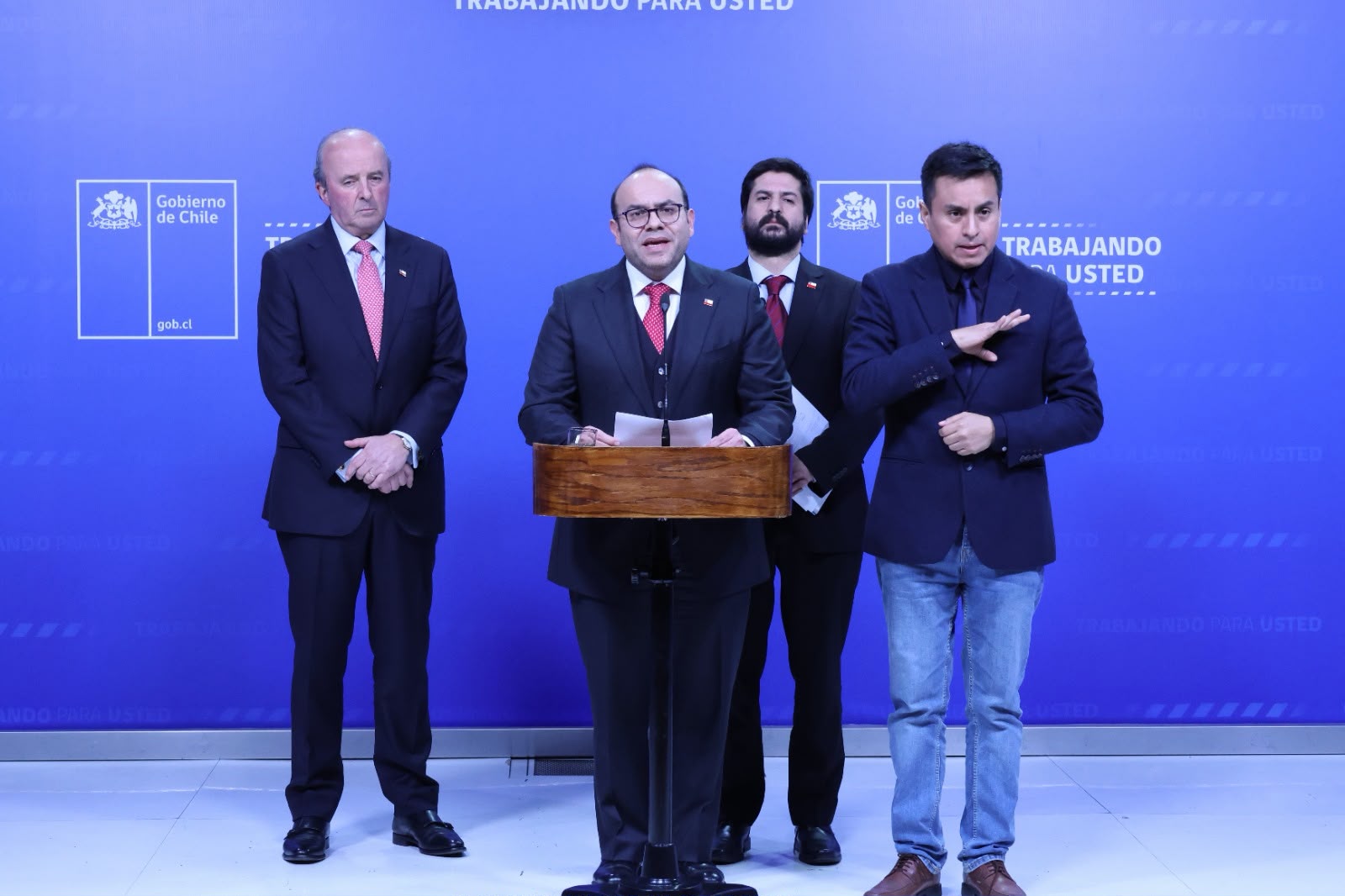 Gobierno envía ayuda humanitaria a Colombia golpeada por terremoto
