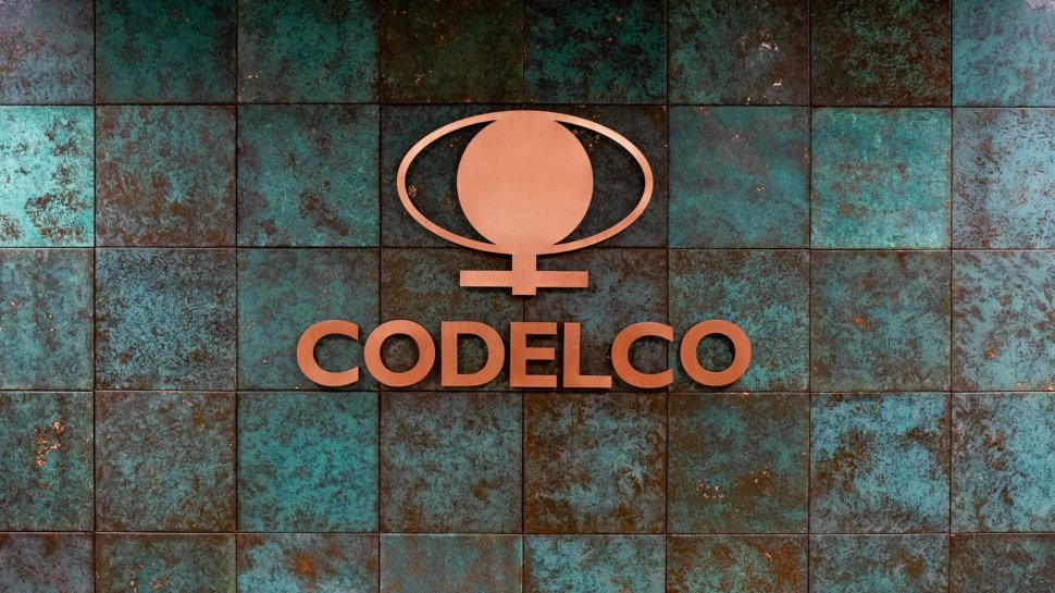 Gobierno anuncia que Codelco capitalizará por primera vez el 100% de sus excedentes