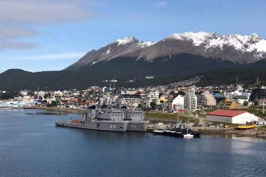 Milei y su falso éxito económico: Vende terrenos navales estratégicos en Ushuaia
