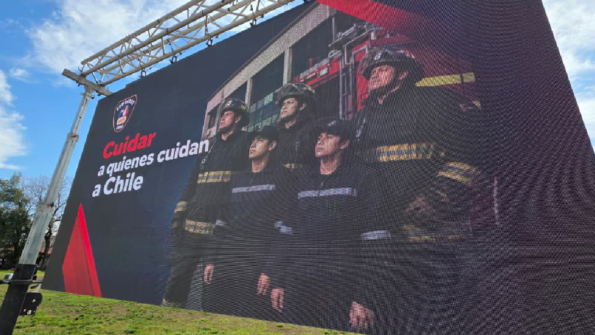 Nueva ley incorpora cobertura de salud mental para bomberos y extiende la protección a brigadieres