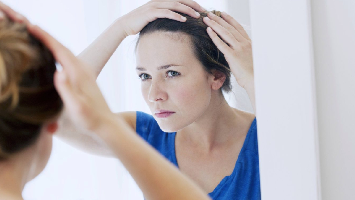Especialista comparte recomendaciones prácticas para tratar la caída del cabello