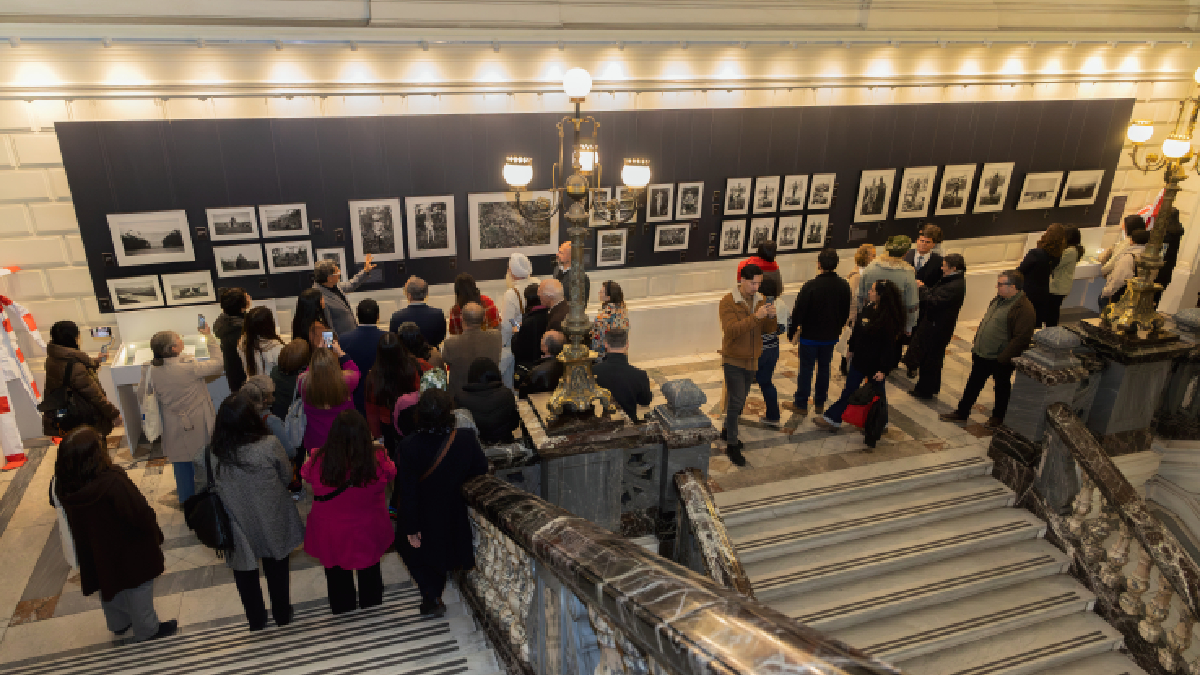 Últimos días para visitar “Voces de la Patagonia”: la exposición gratuita con fotografías de Martín Gusinde cierra este 15 de agosto