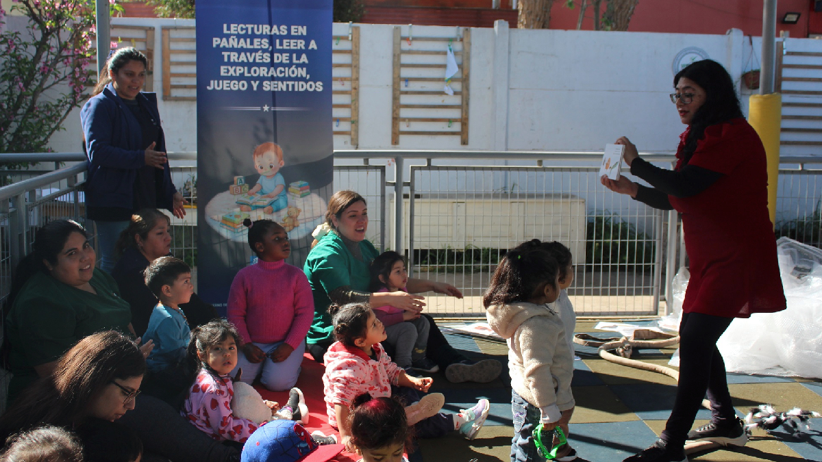 Con cuentos, música y juego fomentan la lectura entre los párvulos
