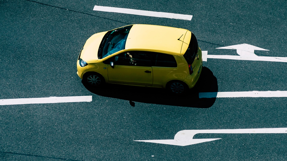 ¿Para qué existe la pista izquierda? La regla de tránsito que muchos conductores siguen ignorando