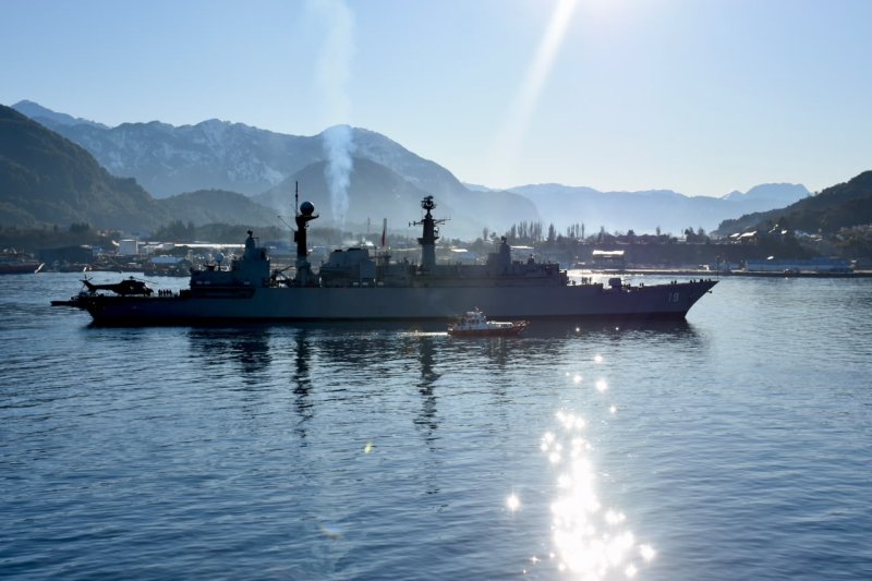 Fuerza de Tarea Anfibia de la Armada llega a Puerto Chacabuco para fortalecer presencia y apoyo en Aysén