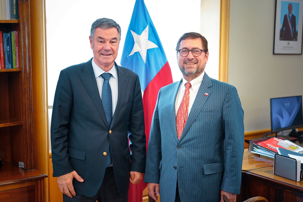 Canciller aborda tensión con Argentina con presidentes de comisiones de RREE del Senado y de la Cámara