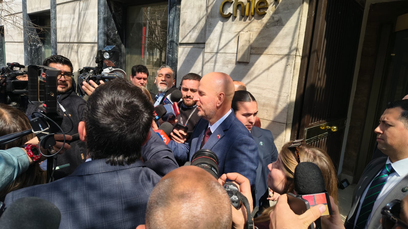 Diputados PC ofician a Canciller para que declare “persona non grata” a embajador Judd