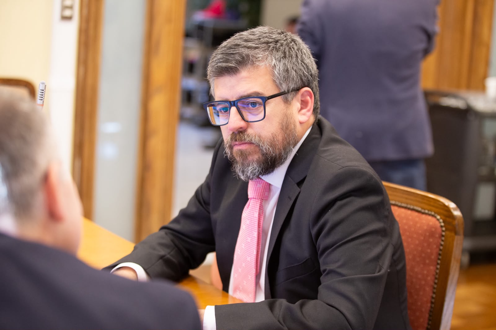 Diputado Araya pide a Poduje garantizar avance de cerca de 8 mil viviendas en Antofagasta