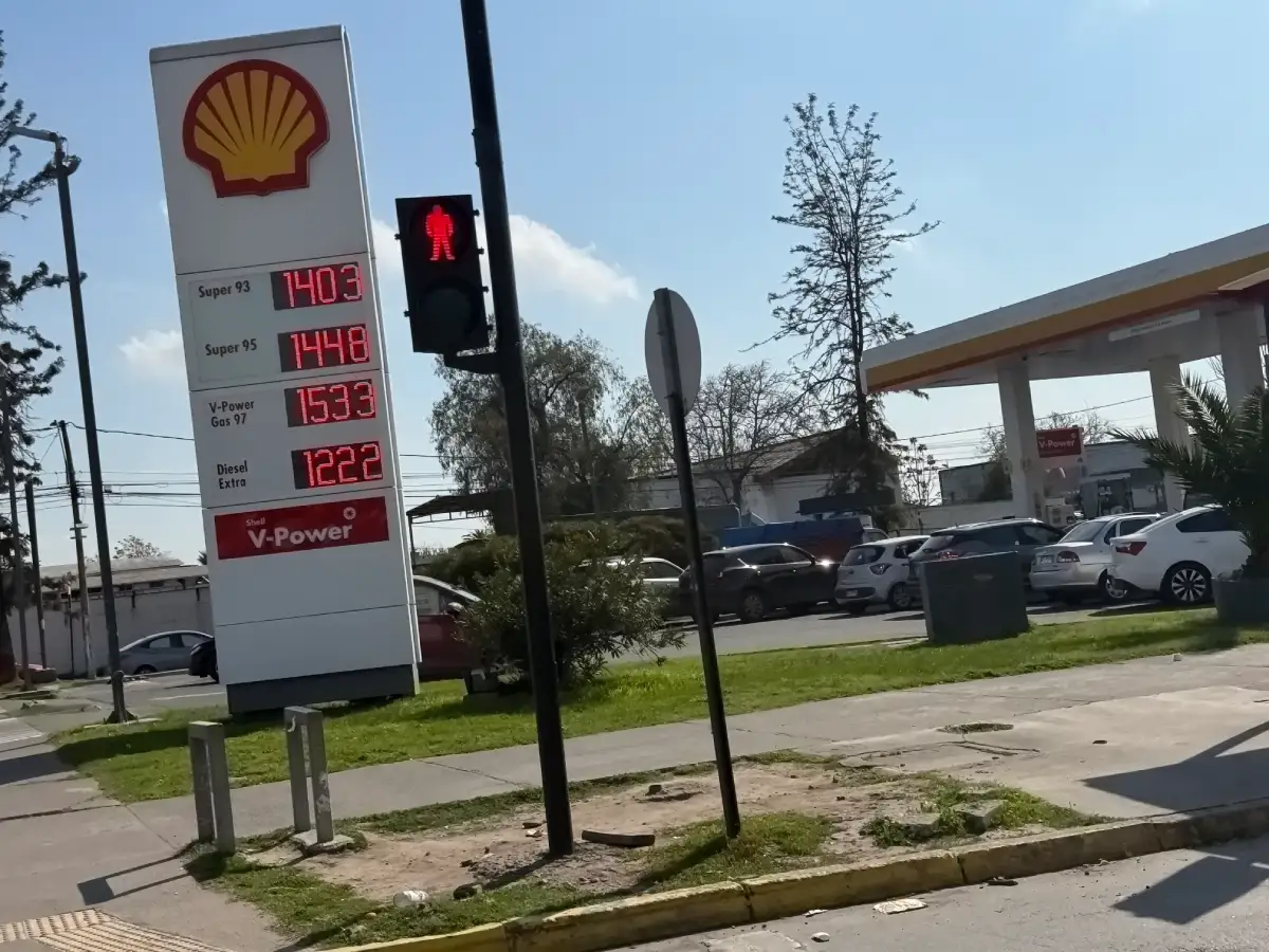 Quiroz cumple: 18 Con bencinas MÁS CARAS, desde +$35 a +$89