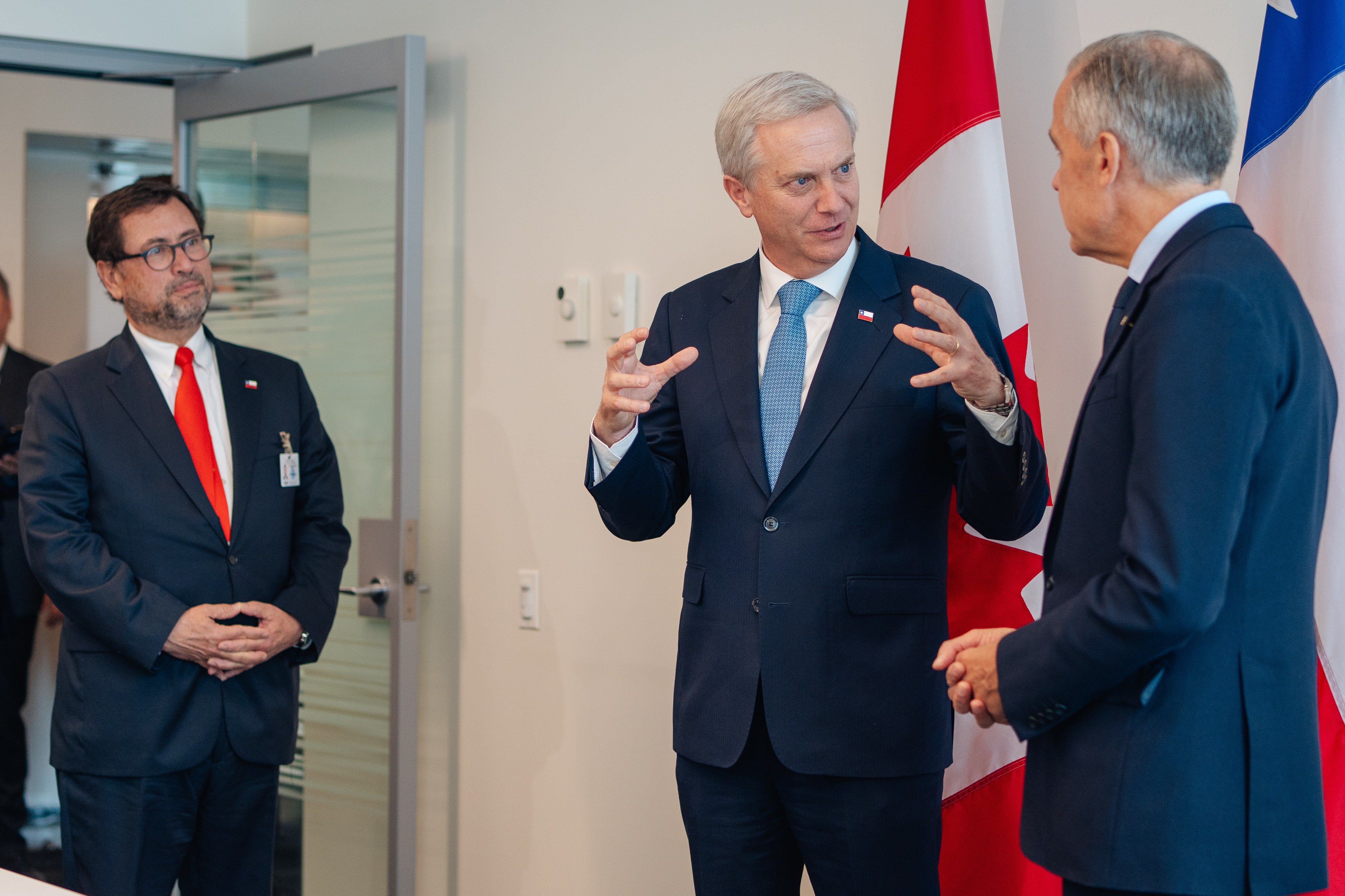 Pdte Kast se reúne con PM de Canadá enfocado en ampliar inversiones y aumentar la cooperación antártica y polar