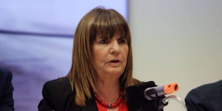 Senadora Bullrich vuelve a poner la soberanía de Chile en el Estrecho de Magallanes en entredicho y aboga por despliegue estratégico y “control” en la zona