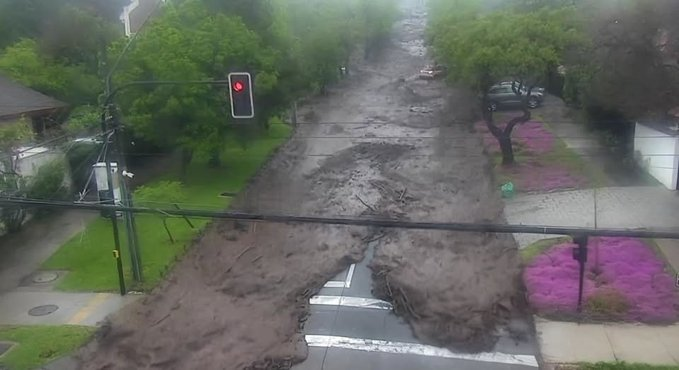 Declaran alerta roja para 10 comunas de la RM por posibles remociones en masa