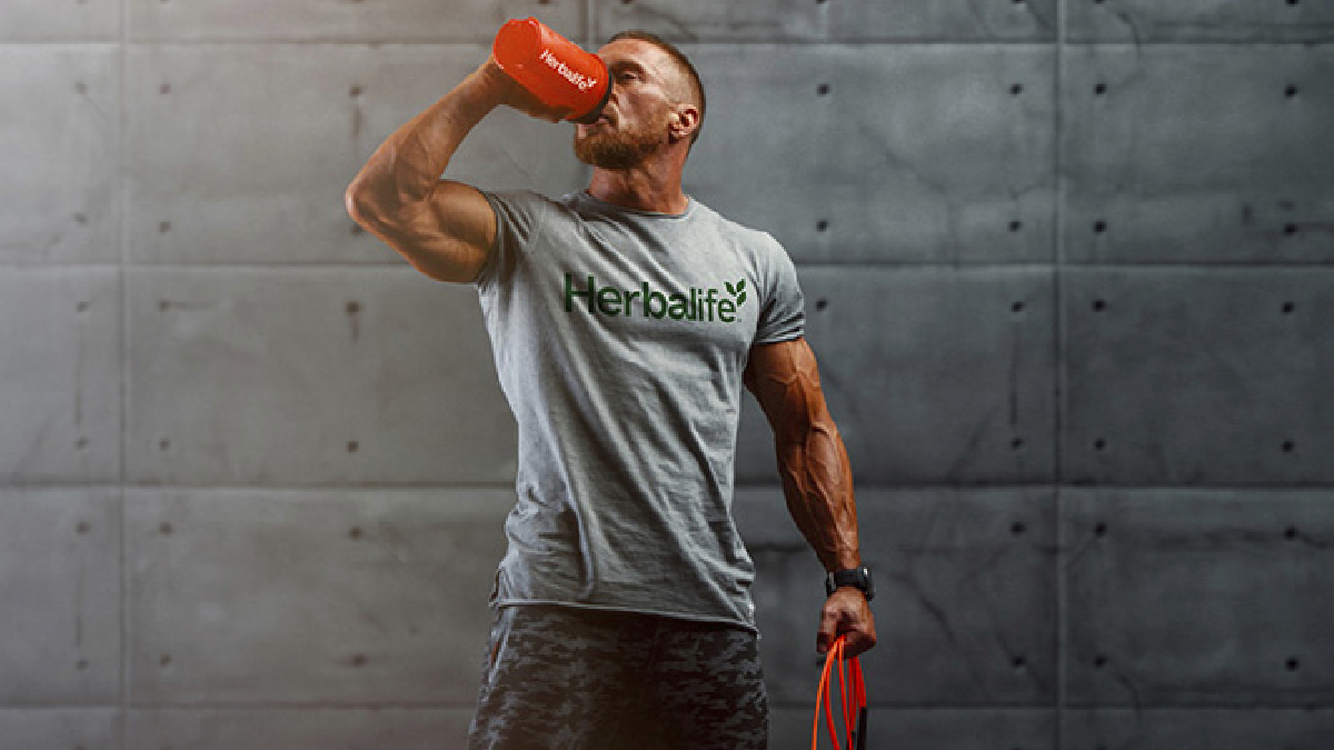 ¿Consumir alcohol perjudica el aumento de masa muscular?