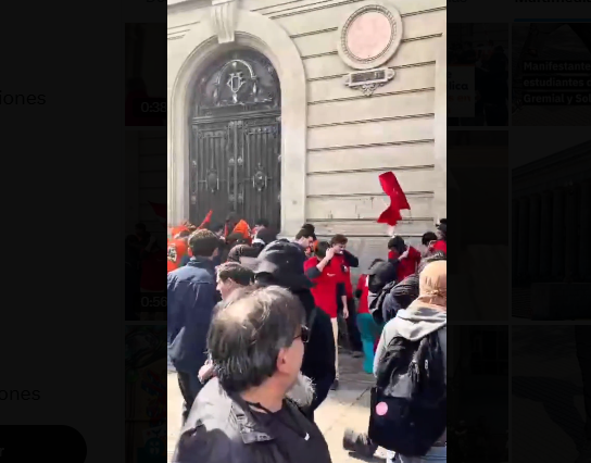 Gobierno condena agresiones a estudiantes de la UC que no se unieron al paro