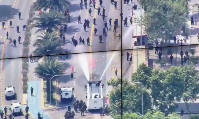 Jornada del 18-O deja 110 detenidos y 14 carabineros lesionados y Arrau dice que  fue “delincuencia pura y dura”