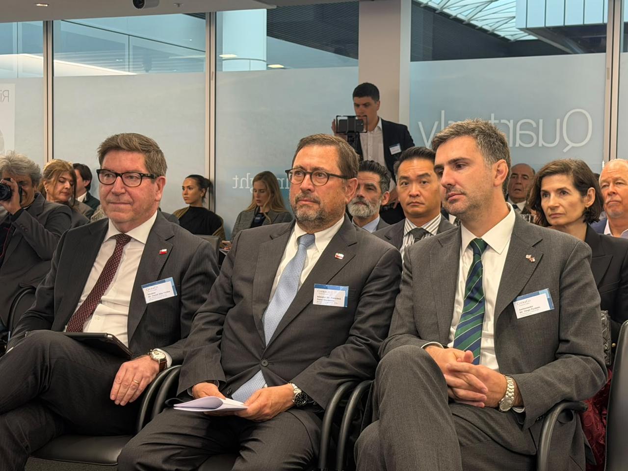 Gobierno despliega en Londres estrategia internacional para convertir a Chile en plataforma minera sudamericana