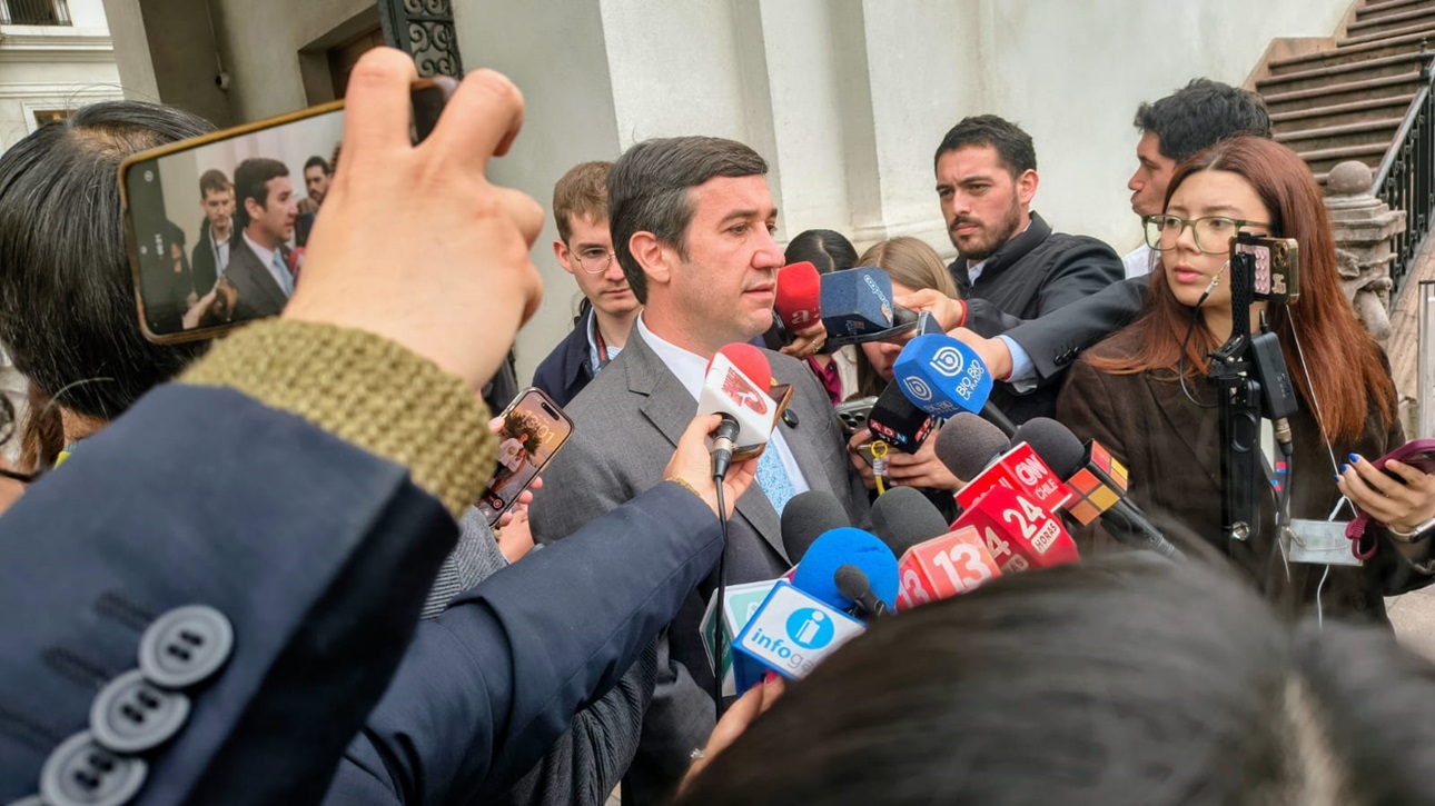 Timonel UDI acusa que gobiernos anteriores incumplieron la ley al no firmar decretos de rebajas de condenas