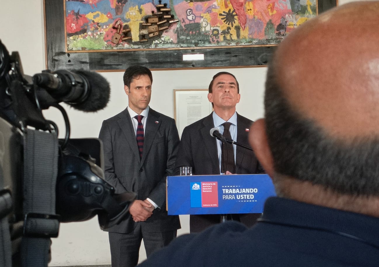 Crece tensión para que Rabat renuncie a pesar del blindaje del Pdte Kast y avanza idea de AC