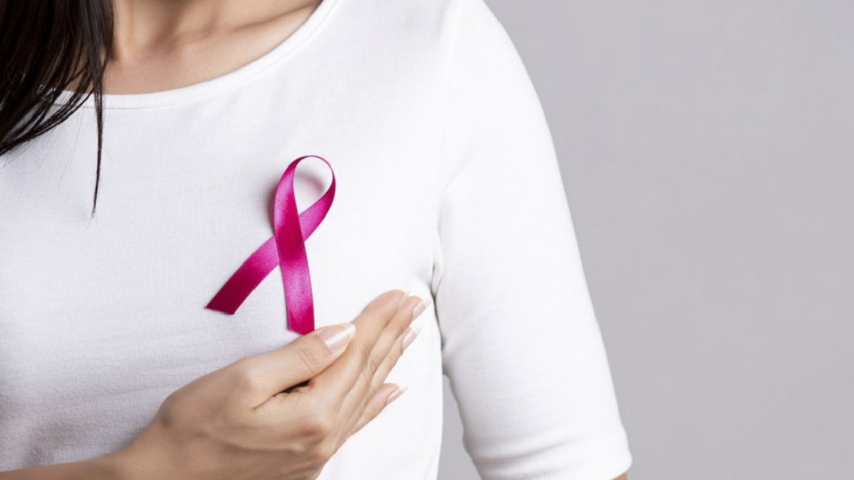 Cáncer de mama: más de 2.600 personas tienen garantías GES retrasadas mientras los nuevos casos superan los 5 mil al año