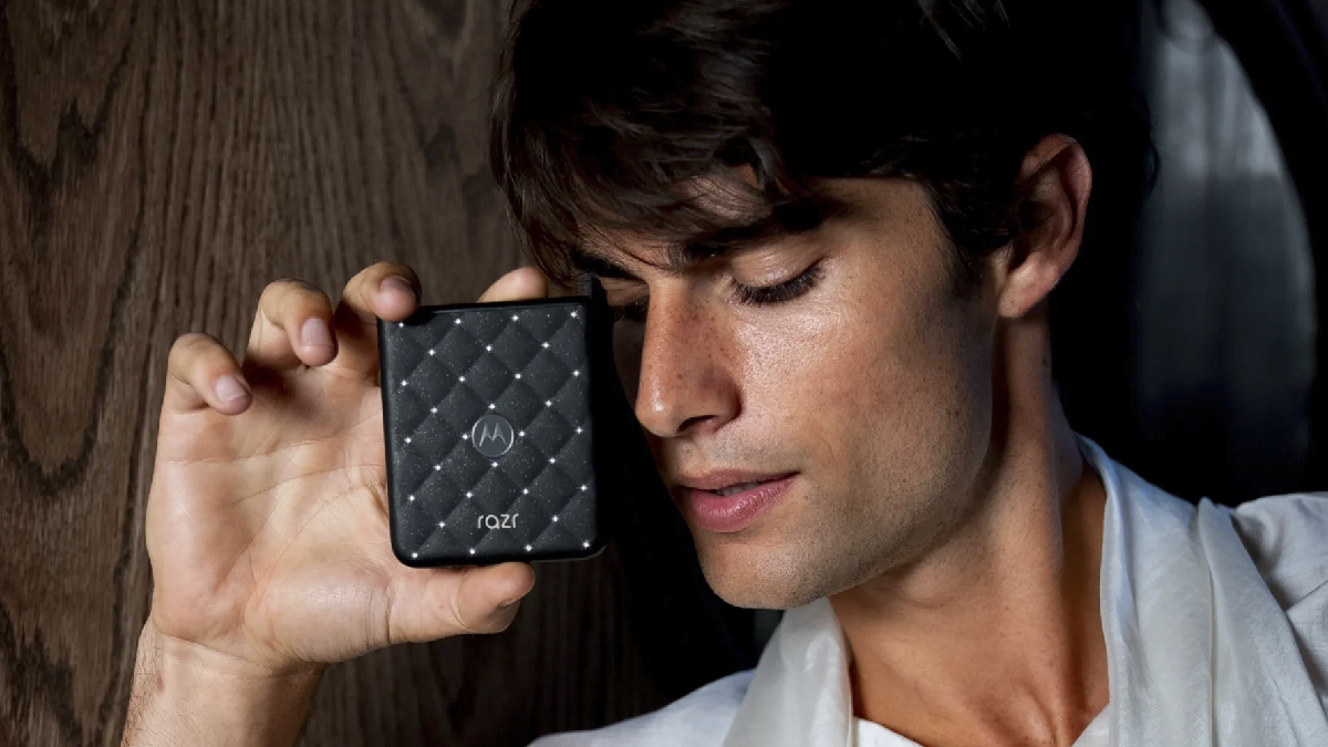 Motorola redefine el lujo tech en Chile con el razr 70 con cristales Swarovski