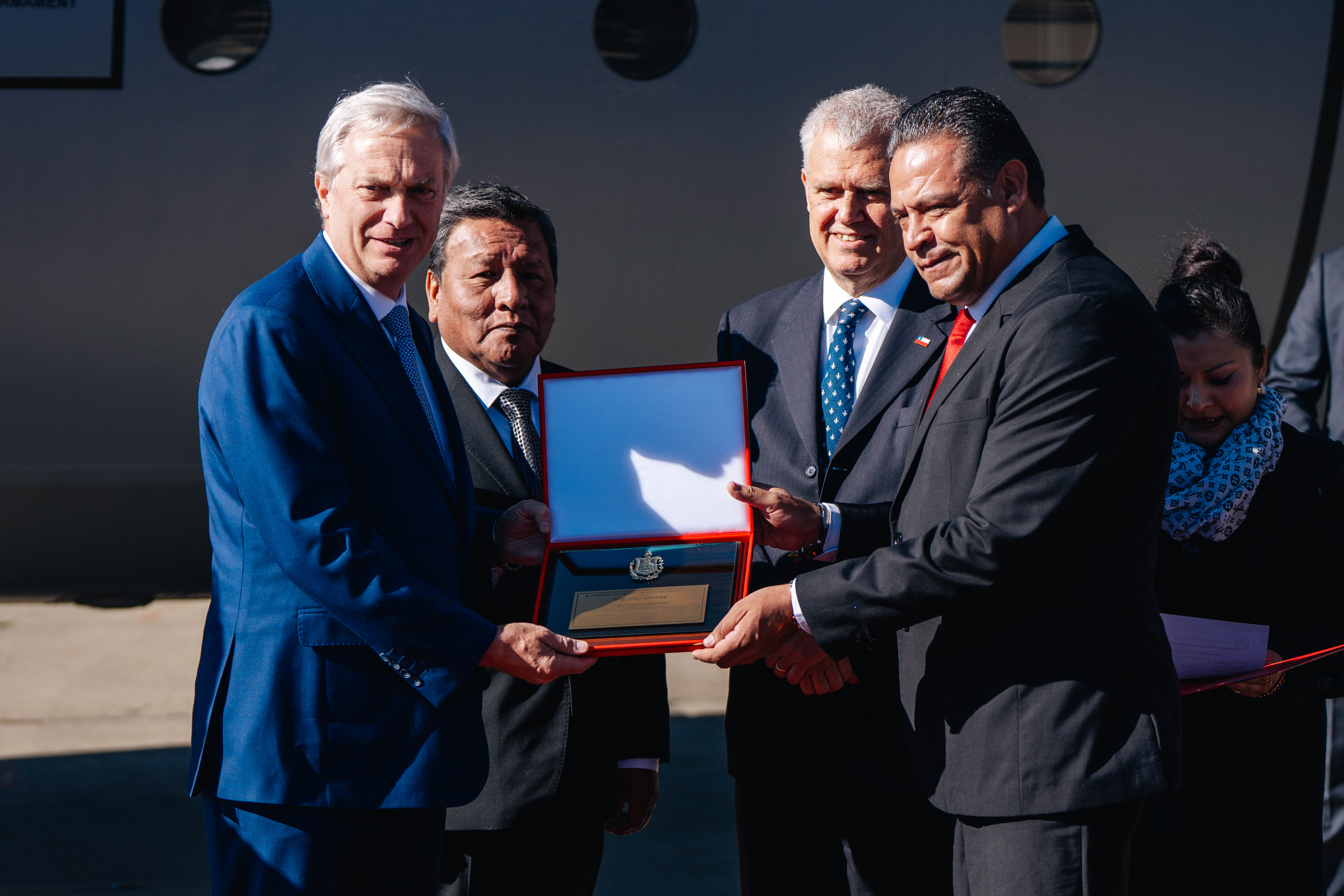 presidente-jose-antonio-kast-llega-a-bolivia-en-la-primera-visita-oficial-de-un-mandatario-chileno-en-71-anos-3.jpg presidente-jose-antonio-kast-llega-a-bolivia-en-la-primera-visita-oficial-de-un-mandatario-chileno-en-71-anos-3