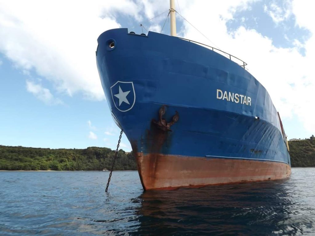 Senador argentino busca evitar que navegación de buque Danstar a las Falkald sea considerado como “paso inocente”