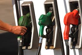 Diputados DC y PPD piden  “rebaja transitoria” del impuesto específico a los combustibles
