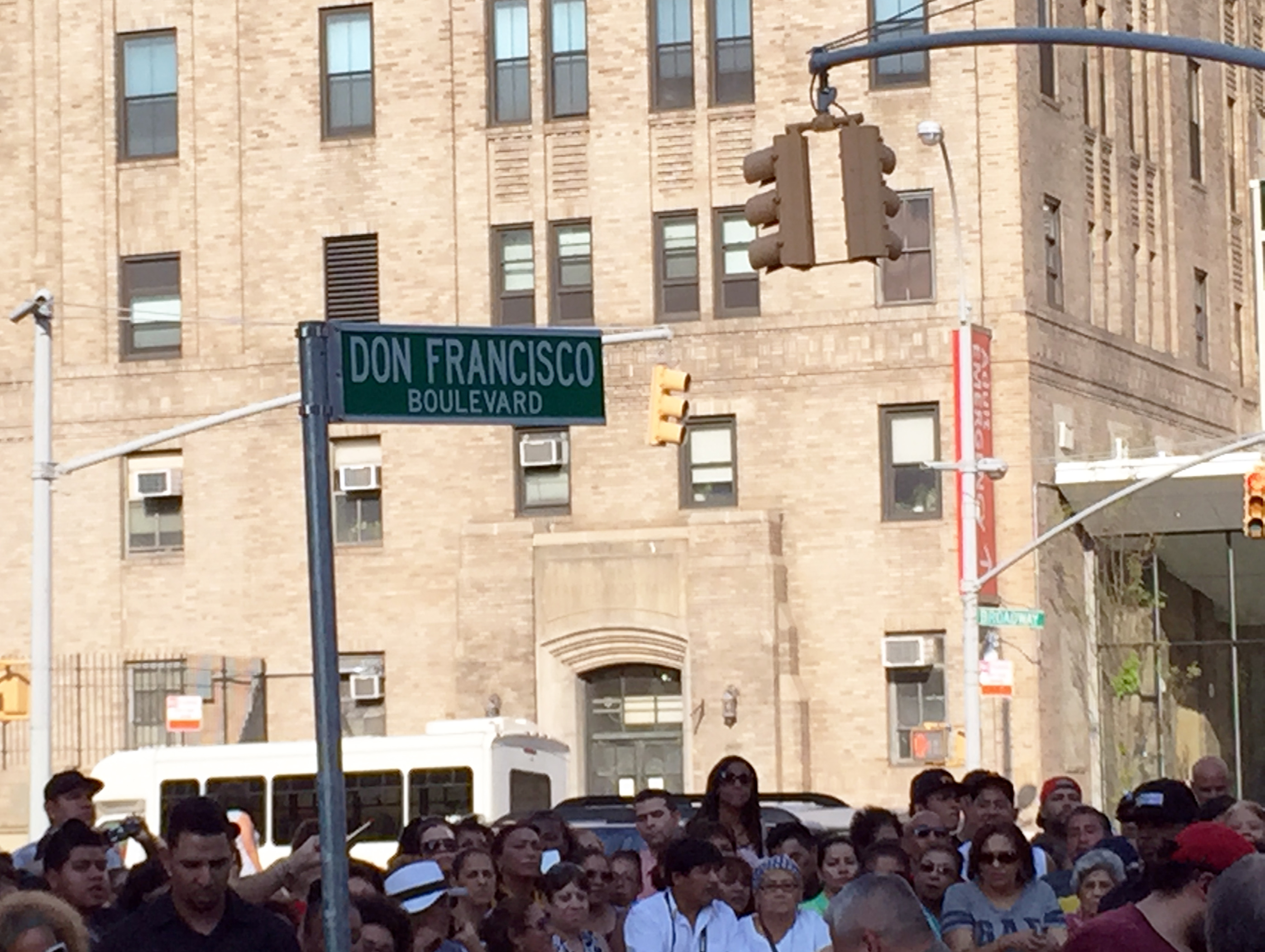 Desde hoy “Don Francisco” ya tiene su calle en Nueva York