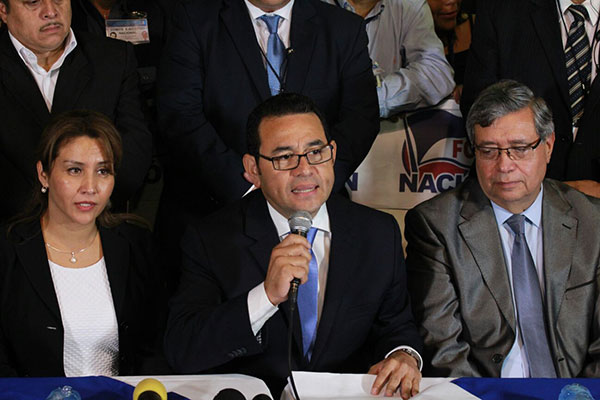 El comediante Jimmy Morales es el nuevo presidente de Guatemala y advierte «tolerancia cero» con la corrupción