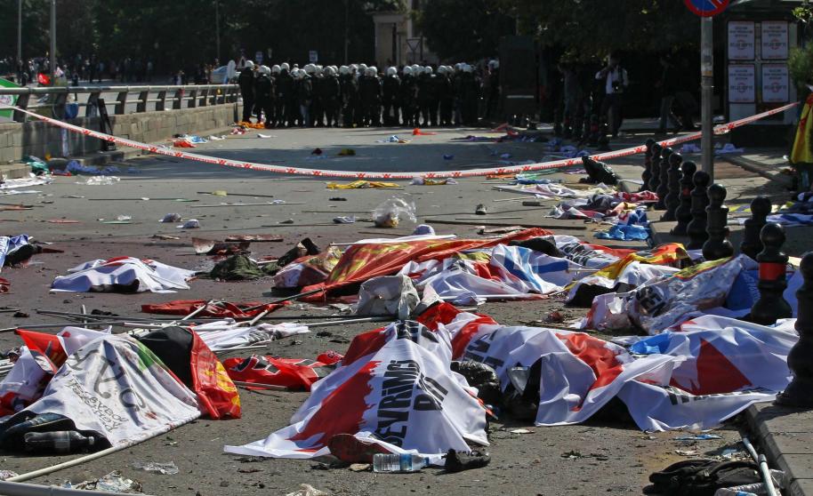ACTUALIZADO: Turquía: aumentan a más de 100 los muertos y heridos superan los 500 tras ataque terrorista