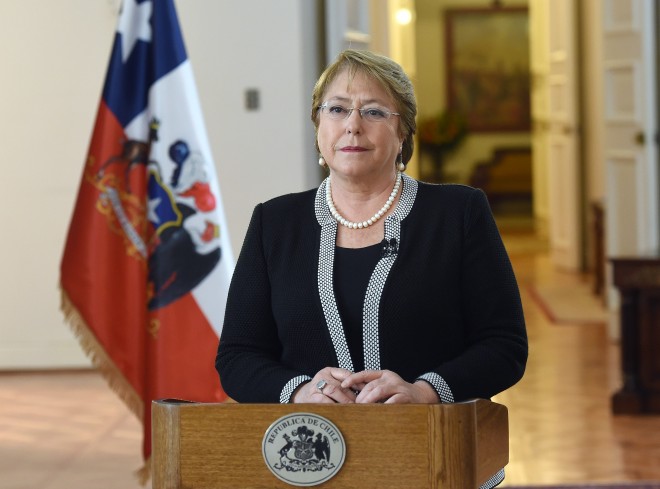 Bachelet anuncia proceso para nueva Constitución e incluye Asamblea Constituyente