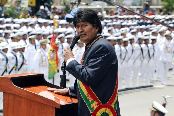 Morales ahora asegura que Piñera le dijo: “Queremos dar una salida en comodato hacia el Pacífico por 99 años”