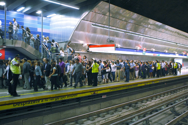 Metro de Santiago informa de nuevo horario de Ruta Expresa en línea 4
