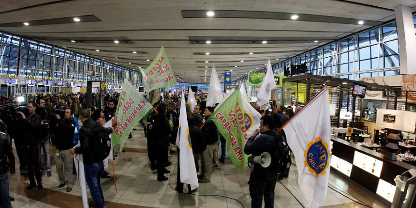 Se asoma “fantasma” de movilización de funcionarios de aeropuertos tras rechazo a oferta del Gobierno