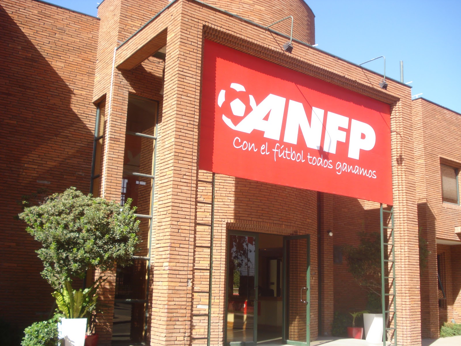 ANFP agradece solidaridad futbolera continental: Conmebol dona US$500 mil para damnificados por incendios