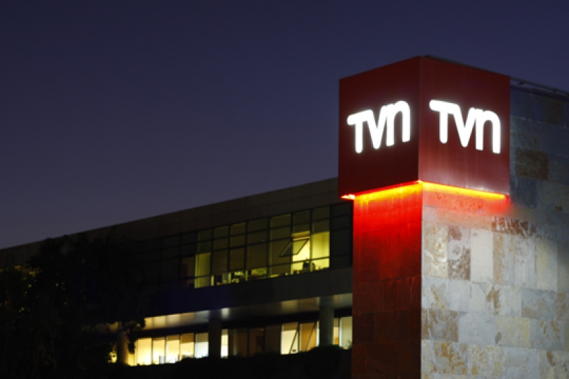 TVN en crisis y sigue pagando a rostros sueldos sobre $15 millones