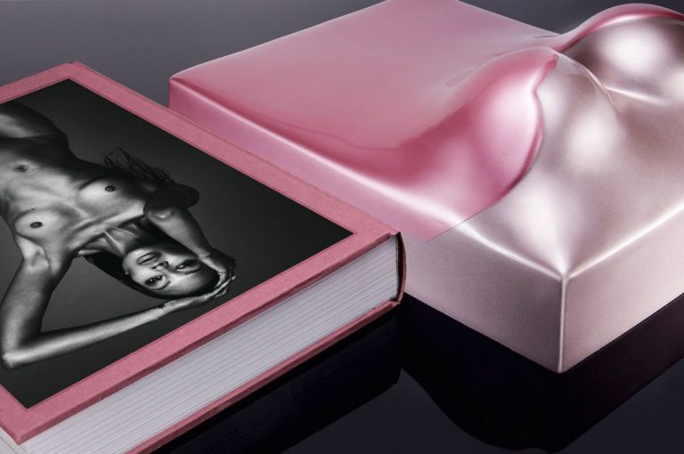 Espectacular libro de Naomi Campbell reúne las mejores fotos de su carrera
