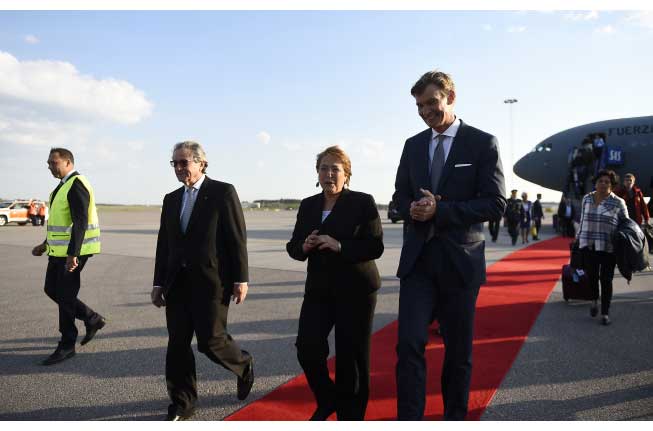 Presidenta Bachelet llega a Suecia para iniciar histórica visita oficial