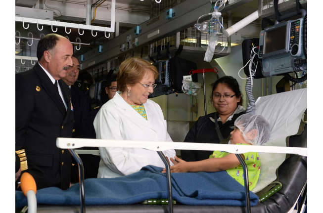 Bachelet visita buque «Sargento Aldea» y da el vamos al «Mes del Mar» en Punta Arenas