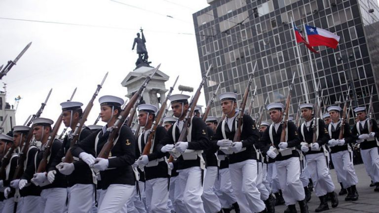 Vuelve a Valparaíso la tradicional ceremonia y desfile en homenaje a las Glorias Navales del 21 de mayo