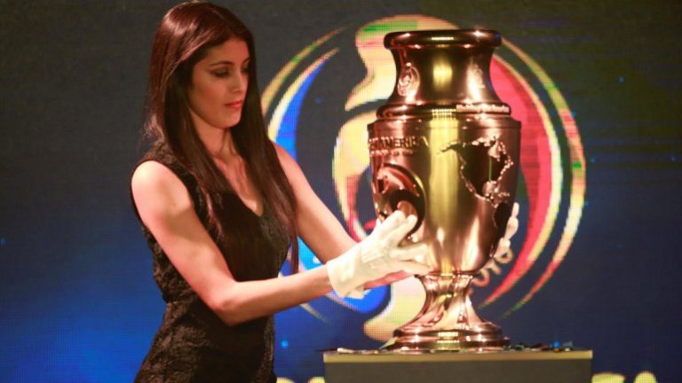 Conmebol lanzó idea a la UEFA: Partido de campeones este año en Buenos Aires