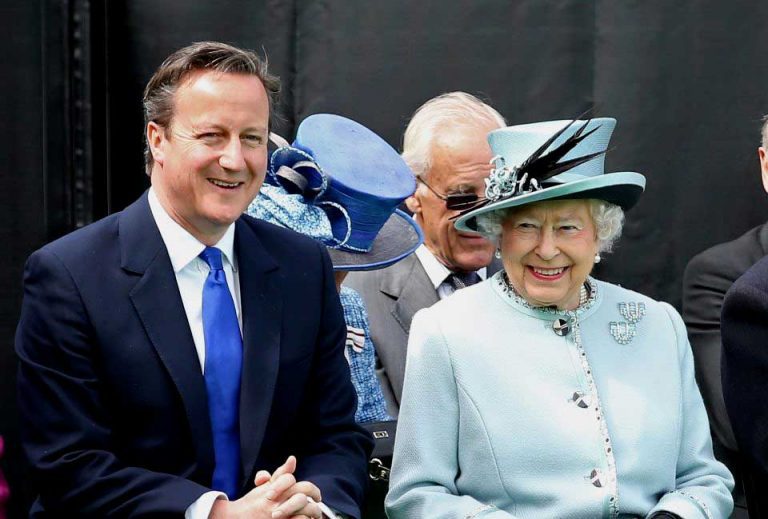Brexit: Isabel II se reúne de emergencia con Cameron a días de visitar Escocia e Irlanda del Norte