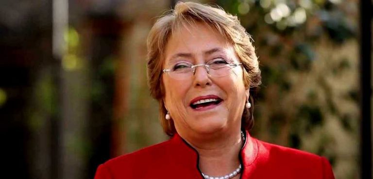 Para “El País” Bachelet es “la última mohicana de la izquierda latinoamericana”