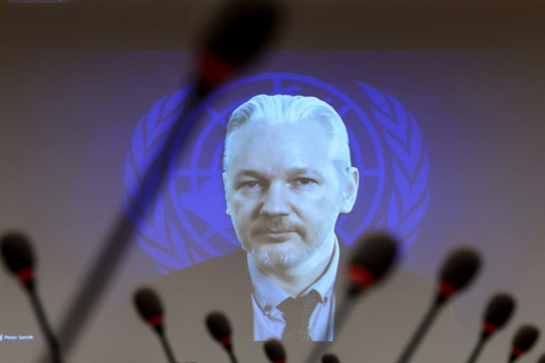 Colegio de Periodistas solicita a Cancillería pronunciamiento en caso Assange